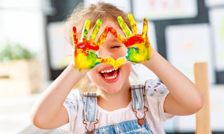 ¿La pintura acrílica es segura para los niños?